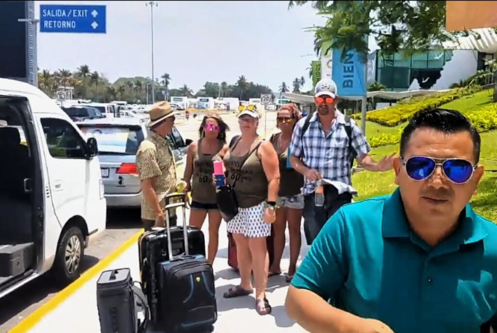 ACAPULCO Airport Shuttle Service 9